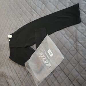 Offline ☆ hi-rise black leggings ☆ S P/CH ☆ 3/4 Crop leggings ☆ New in bag tags